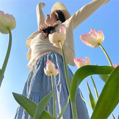 克拉拉·索拉封面