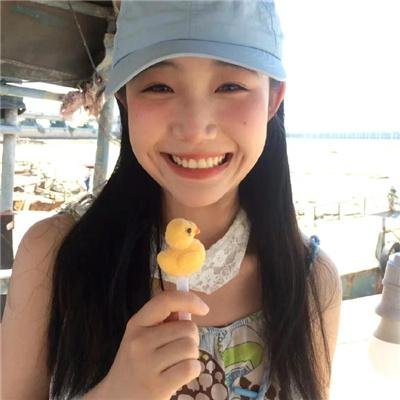 卡美娜万岁封面