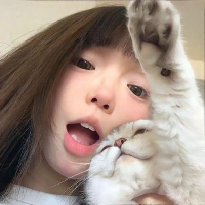 陪她一会儿封面
